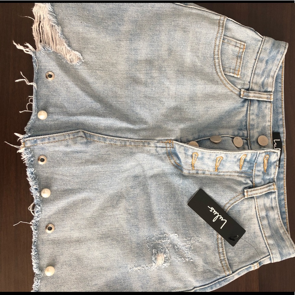 Lulu’s embellished light wash denim skirt